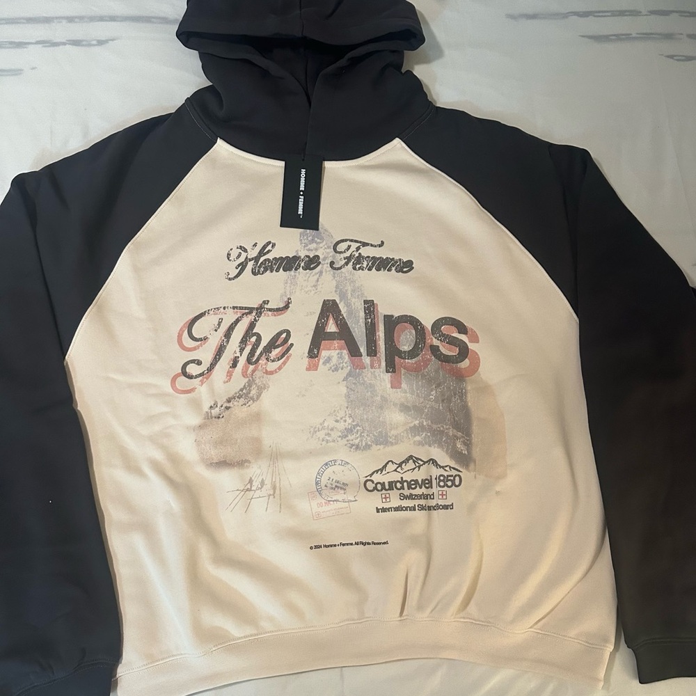 Homme Femme The Alps Black and Cream Sweater size XXL